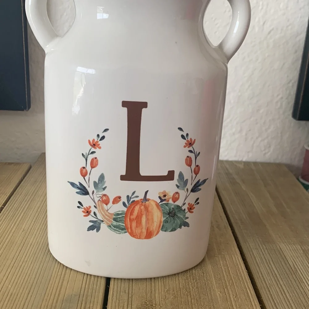 Monogram‎ Vase Letter “L” - Ashland Fall - Picture 5 of 11